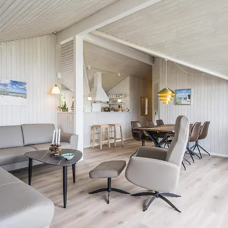 Ferienhaus Holiday Xviii *